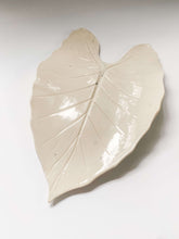 Load image into Gallery viewer, Leaf platter in white porcelain clay 