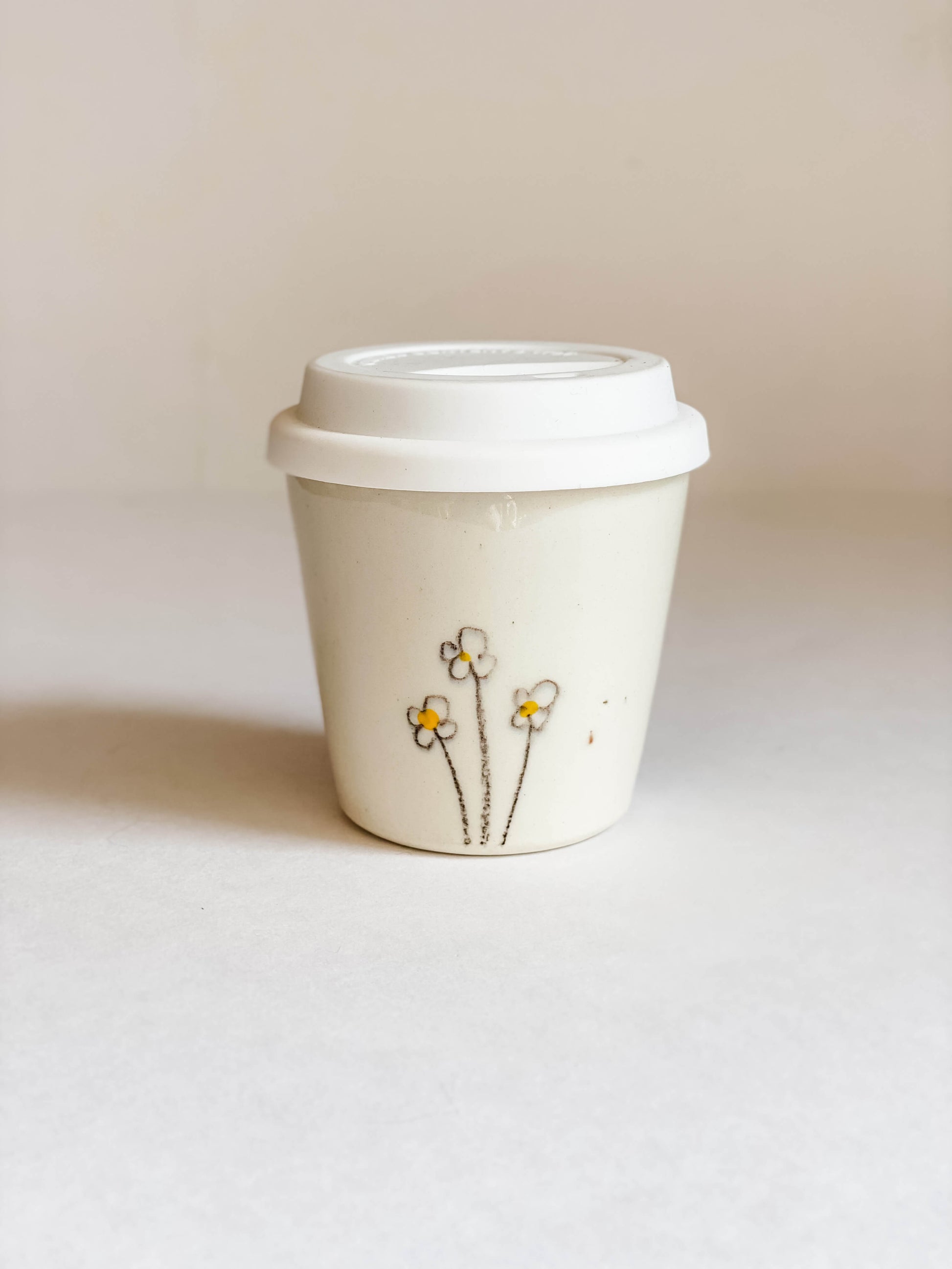 8oz lidded pottery coffee daisy design to go cup